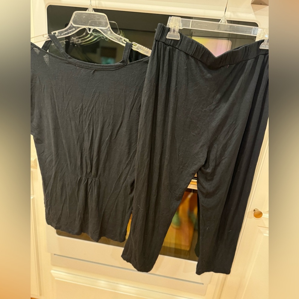 Catherine Malandrino Black Capri Pajama Set - Picture 10 of 10
